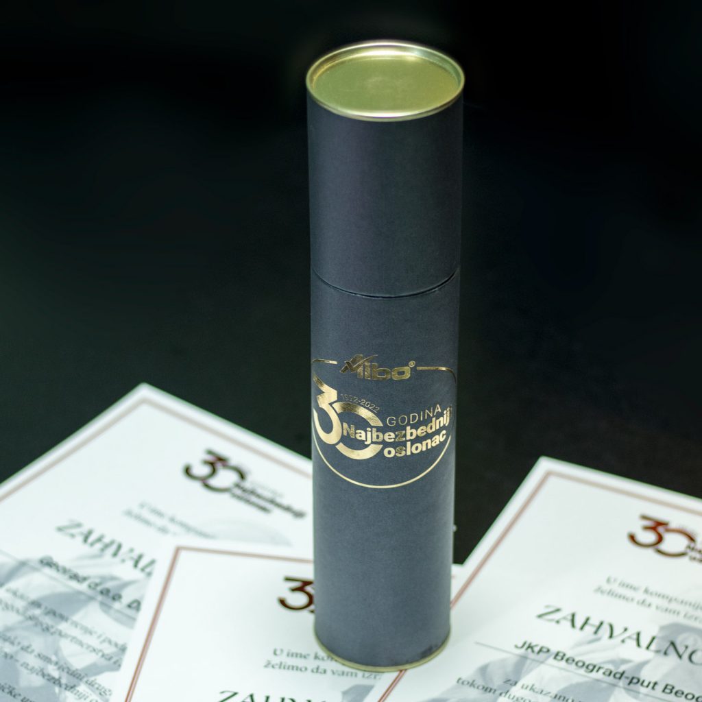 Personalizovane diplome i tube, obložene reljefnim papirom u boji, ofset štampa, zlatotisak