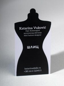 štancovana etiketa u originalnom obliku, 350gr/m2 kunstruk, mat plastifikacija