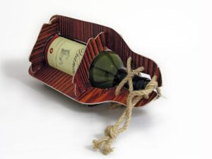 ambalaža za vino, prototip - koncept, originalno rešenje nosača za flašu, (srebrni pečat 2012 na Grafimi)