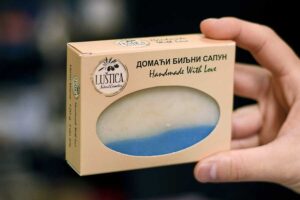 Sklopiva kutija za sapun sa prozorom, GC1 karton, štampa u tri boje, mat laminacija