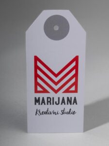 štancovana etiketa, 350gr/m2 kunstruk, sjajna plastifikacija