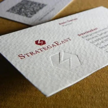 Luksuzne vizit karte: blindruk + fabriano + QR-code